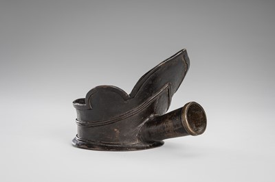 A BRONZE SILK IRON, LATE QING DYNASTY