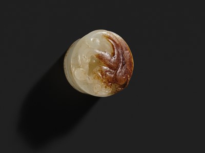 A LARGE AND RARE JADE ‘BIXIE’ WATER POT AND COVER, LATE MING DYNASTY