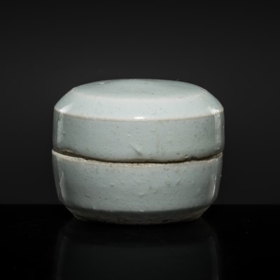 Lot 221 - A SMALL QINGBAI COSMETIC BOX AND COVER, SOUTHERN SONG DYNASTY