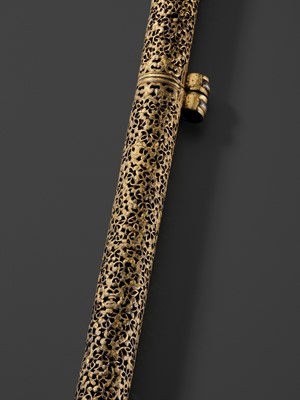 Lot 6 - A FINE RETICULATED GILT-DAMASCENED IRON PEN HOLDER, TIBET, 15TH-16TH CENTURY
