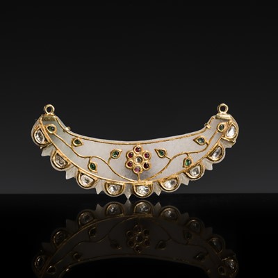 Lot 353 - A MUGHAL GOLD-INLAID GEM-SET WHITE JADE PENDANT, 18TH-19TH CENTURY
