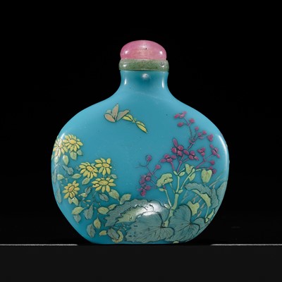 Lot 175 - AN IMPERIAL ENAMELED TURQUOISE-BLUE GLASS SNUFF BOTTLE, YANGZHOU SCHOOL, QIANLONG, 1770-1785