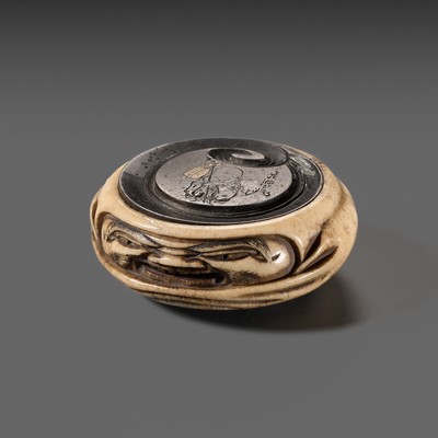 Lot 318 - HOSHUNSAI MASAYUKI AND SHURAKU: A SUPERB ANTLER AND SHIBUICHI KAGAMIBUTA NETSUKE