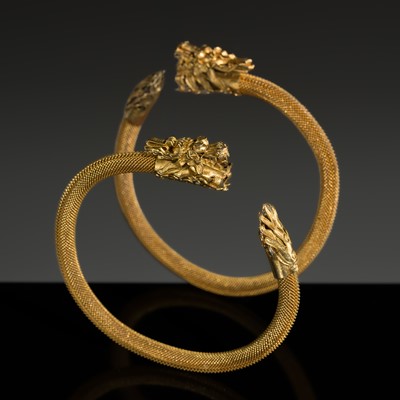 Lot 386 - A PAIR OF GILT SILVER FILIGREE ‘DRAGON’ BRACELETS, SHOUZHUO, QING DYNASTY