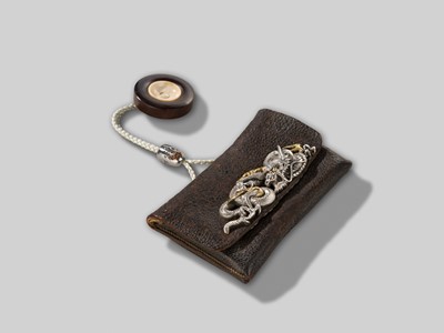 Lot 61 - KIKUGAWA: A LEATHER TABAKO-IRE (POUCH) WITH A SUPERB DRAGON GOLD AND SILVER KANAMONO (POUCH CLASP)
