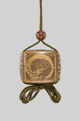 Lot 8 - A SINGLE-CASE LACQUER INRO WITH WRITHING DRAGONS