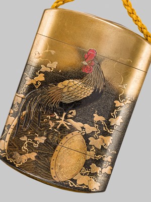 Lot 30 - KAJIKAWA: A FINE FOUR-CASE GOLD LACQUER INRO WITH ROOSTER, DRUM, AND IVY (TSUTA NI NIWATORI TO TAIKO)