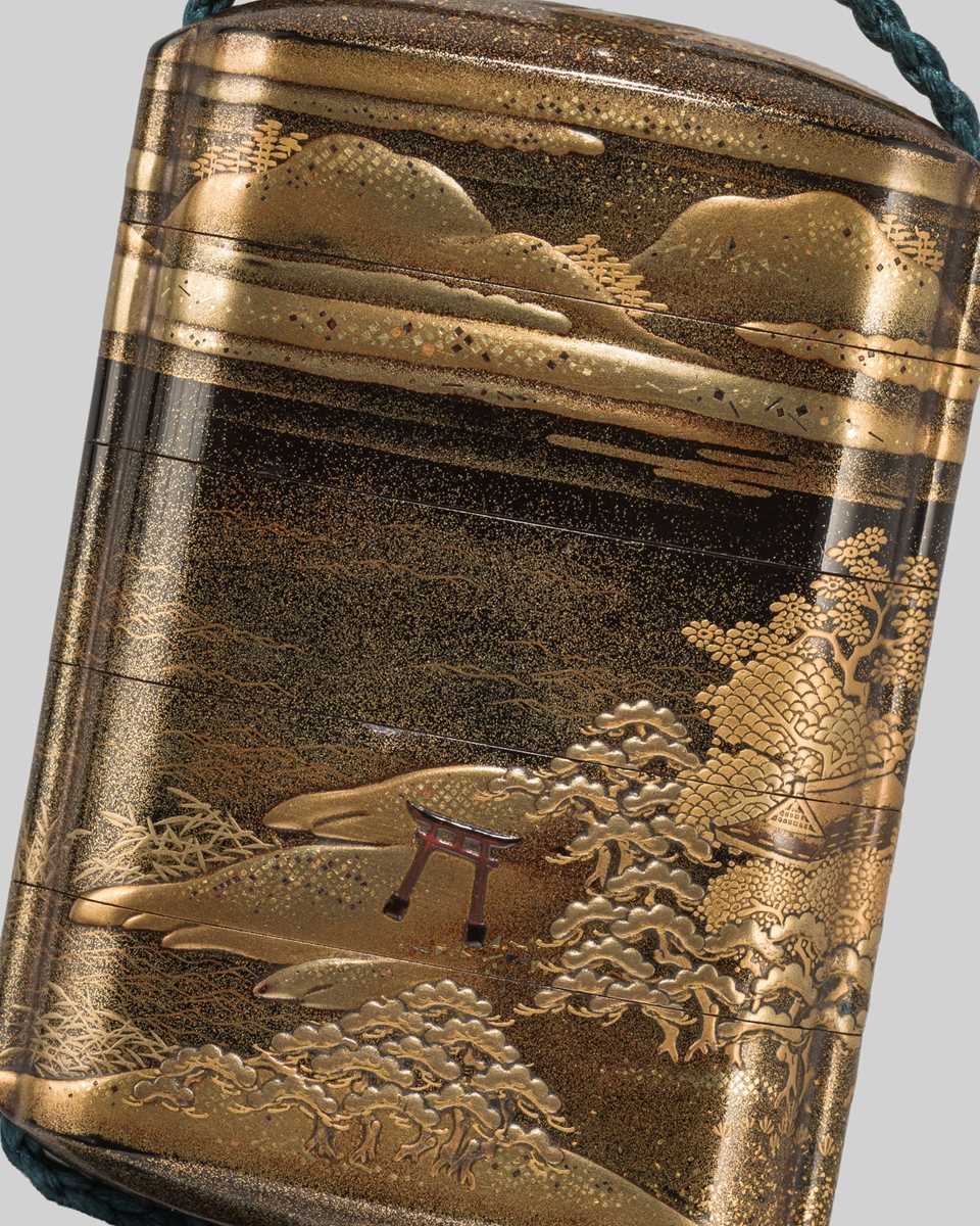 Lot 32 - A FINE FOUR-CASE LACQUER INRO WITH A TORII GATE
