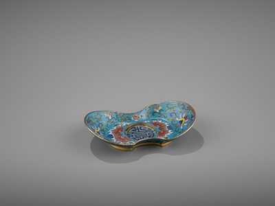 Lot 4 - A CLOISONNÉ AND GILT-BRONZE ‘DOUBLE HAPPINESS’ CUP STAND, QIANLONG