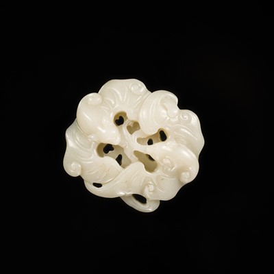 A WHITE JADE 'BAT AND LINGZHI' PENDANT, QING DYNASTY