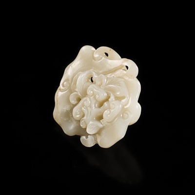 A WHITE JADE 'BAT AND LINGZHI' PENDANT, QING DYNASTY