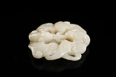 A WHITE JADE 'BAT AND LINGZHI' PENDANT, QING DYNASTY