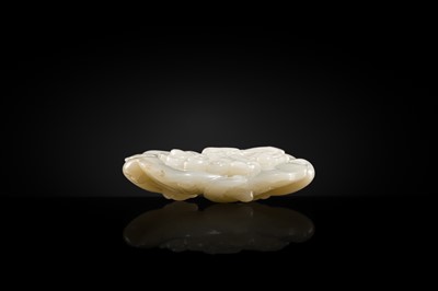 A WHITE JADE 'BAT AND LINGZHI' PENDANT, QING DYNASTY
