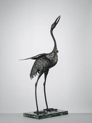 A VERY LARGE BRONZE FIGURE OF A CRANE