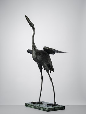 A VERY LARGE BRONZE FIGURE OF A CRANE