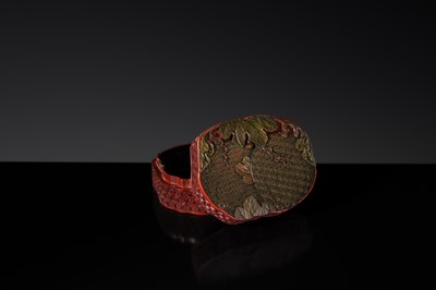 A THREE-COLORED LACQUER ‘MELON’ BOX AND COVER, QIANLONG PERIOD