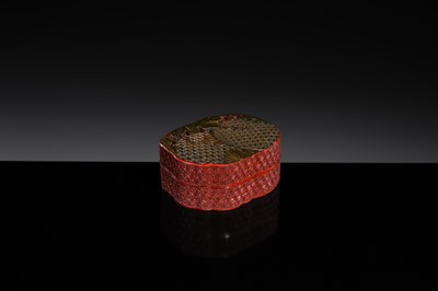 A THREE-COLORED LACQUER ‘MELON’ BOX AND COVER, QIANLONG PERIOD