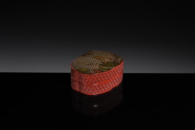 A THREE-COLORED LACQUER ‘MELON’ BOX AND COVER, QIANLONG PERIOD