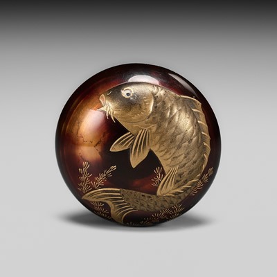 Lot 349 - SHOJUSAI: A FINE LACQUERED TORTOISESHELL MANJU NETSUKE WITH A KOI (CARP)
