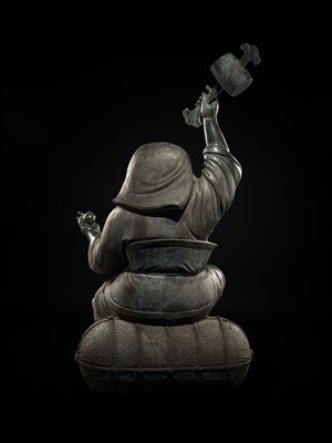 Lot 189 - A HIGHLY IMPORTANT AND MONUMENTAL (165 CM) BRONZE FIGURE OF DAIKOKU, LATE EDO TO MEIJI