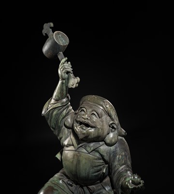 Lot 189 - A HIGHLY IMPORTANT AND MONUMENTAL (165 CM) BRONZE FIGURE OF DAIKOKU, LATE EDO TO MEIJI