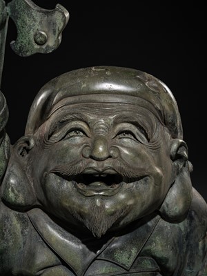 Lot 189 - A HIGHLY IMPORTANT AND MONUMENTAL (165 CM) BRONZE FIGURE OF DAIKOKU, LATE EDO TO MEIJI