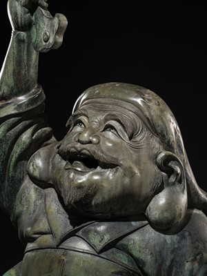 Lot 189 - A HIGHLY IMPORTANT AND MONUMENTAL (165 CM) BRONZE FIGURE OF DAIKOKU, LATE EDO TO MEIJI