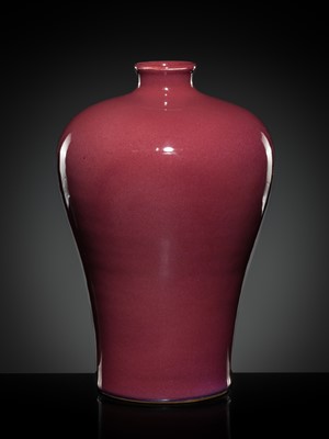 Lot 250 - A LARGE COPPER-RED GLAZED MEIPING PORCELAIN VASE, 18th – 19th CENTURY