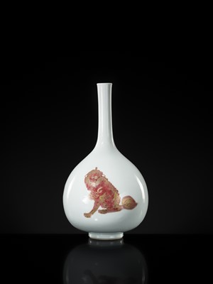 Lot 161 - AN ABSOLUTELY PERFECT AND THUS EXTREMELY RARE GILT AND COPPER-RED ‘THREE BEASTS’ BOTTLE VASE, KANGXI PERIOD