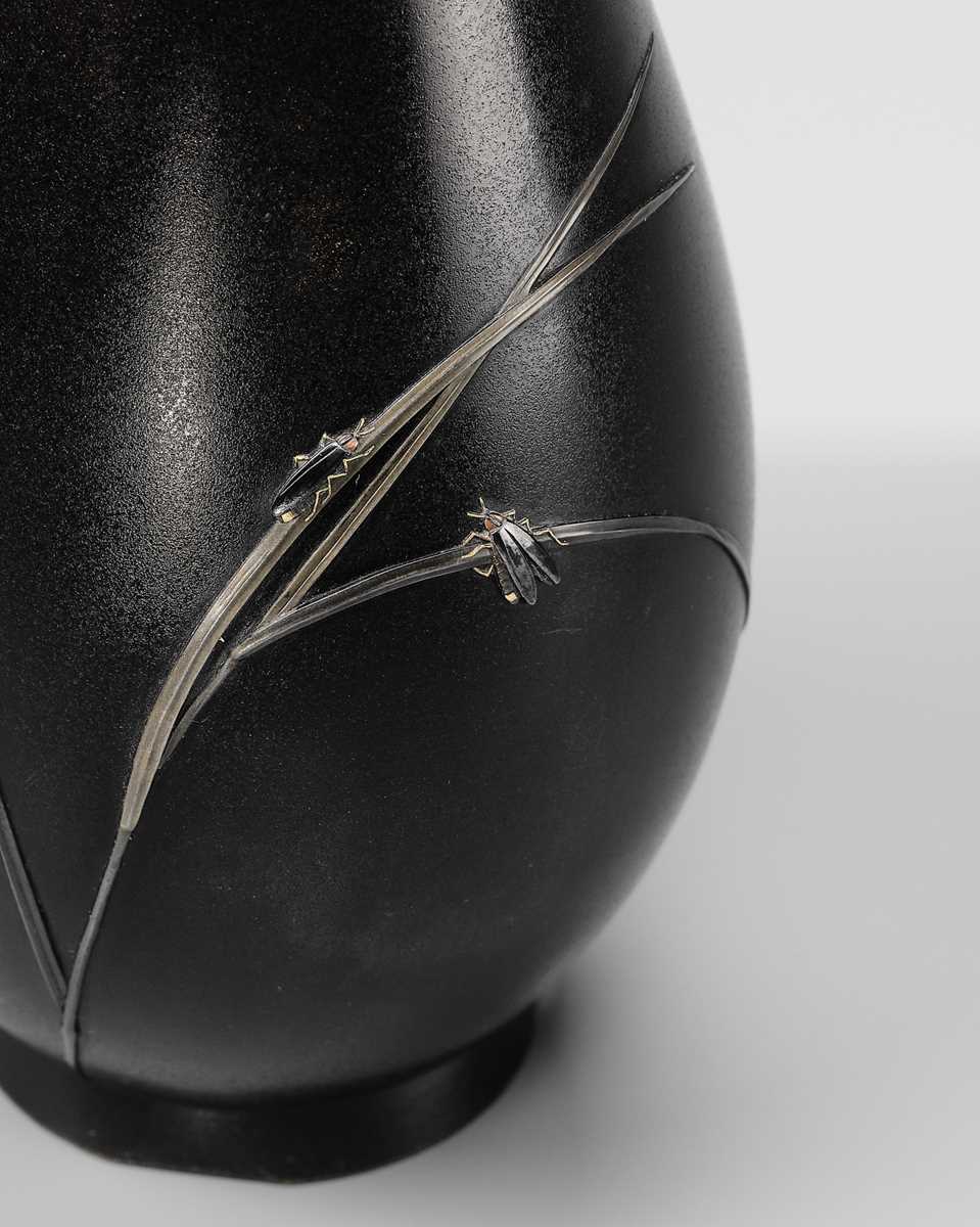 Lot 27 - SEIMEI: A SUPERB INLAID SHAKUDO VASE WITH FIREFLIES ON GRASSES