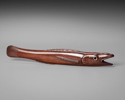 Lot 51 - AN UNUSUAL AND LARGE FISH-SHAPED KISERUZUTSU (PIPE CASE)