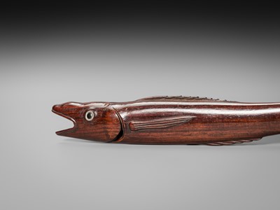 Lot 51 - AN UNUSUAL AND LARGE FISH-SHAPED KISERUZUTSU (PIPE CASE)