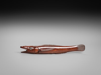 Lot 51 - AN UNUSUAL AND LARGE FISH-SHAPED KISERUZUTSU (PIPE CASE)