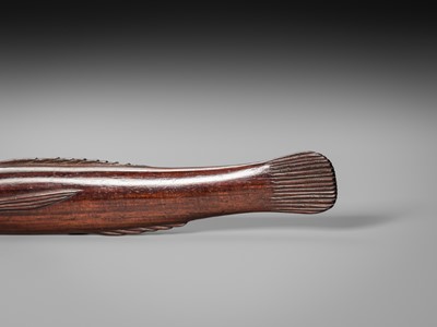 Lot 51 - AN UNUSUAL AND LARGE FISH-SHAPED KISERUZUTSU (PIPE CASE)