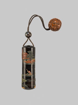 Lot 5 - A RARE THREE-CASE RYUKYUAN TSUIKIN LACQUER INRO WITH A FINE KURUMI NETSUKE OF DARUMA