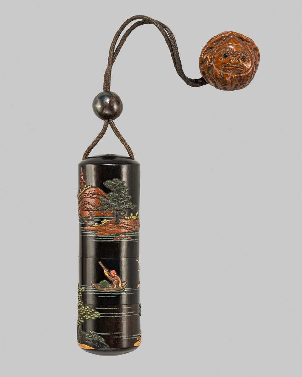 Lot 5 - A RARE THREE-CASE RYUKYUAN TSUIKIN LACQUER INRO WITH A FINE KURUMI NETSUKE OF DARUMA