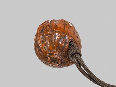 Lot 5 - A RARE THREE-CASE RYUKYUAN TSUIKIN LACQUER INRO WITH A FINE KURUMI NETSUKE OF DARUMA