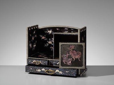 Lot 127 - AN IMPRESSIVE AND RARE SOMADA STYLE LACQUER ‘BOTAN SHISHI’ KATANA DISPLAY CABINET (KATANA KAKE)