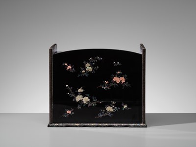 Lot 127 - AN IMPRESSIVE AND RARE SOMADA STYLE LACQUER ‘BOTAN SHISHI’ KATANA DISPLAY CABINET (KATANA KAKE)