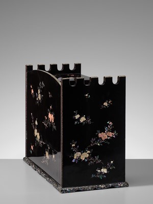 Lot 127 - AN IMPRESSIVE AND RARE SOMADA STYLE LACQUER ‘BOTAN SHISHI’ KATANA DISPLAY CABINET (KATANA KAKE)