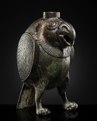 Lot 108 - A SMALL BRONZE ‘OWL’ WATER DROPPER, EASTERN HAN DYNASTY