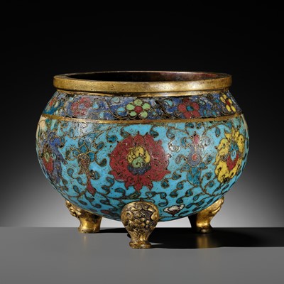 Lot 62 - A CLOISONNÉ ENAMEL AND GILT-BRONZE TRIPOD CENSER, MING DYNASTY
