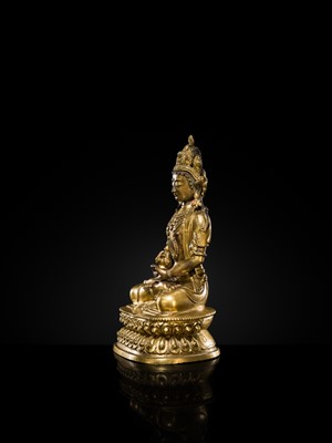 Lot 29 - A FINELY INLAID GILT-BRONZE FIGURE OF AMITAYUS, EARLY QING DYNASTY