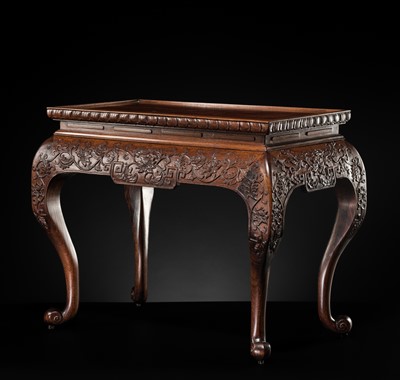 Lot 53 - A RARE HUANGHUALI SIDE TABLE, QING DYNASTY