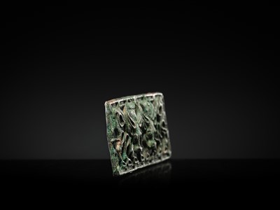 AN ORDOS ‘TWIN YAK’ BRONZE BELT PLAQUE, 2ND-1ST CENTURY BC