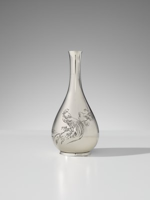 YOSHIMASA: A FINE SILVER ‘COCKEREL’ VASE