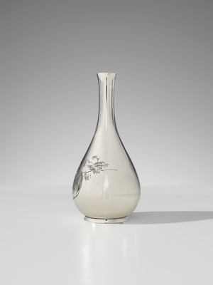YOSHIMASA: A FINE SILVER ‘COCKEREL’ VASE