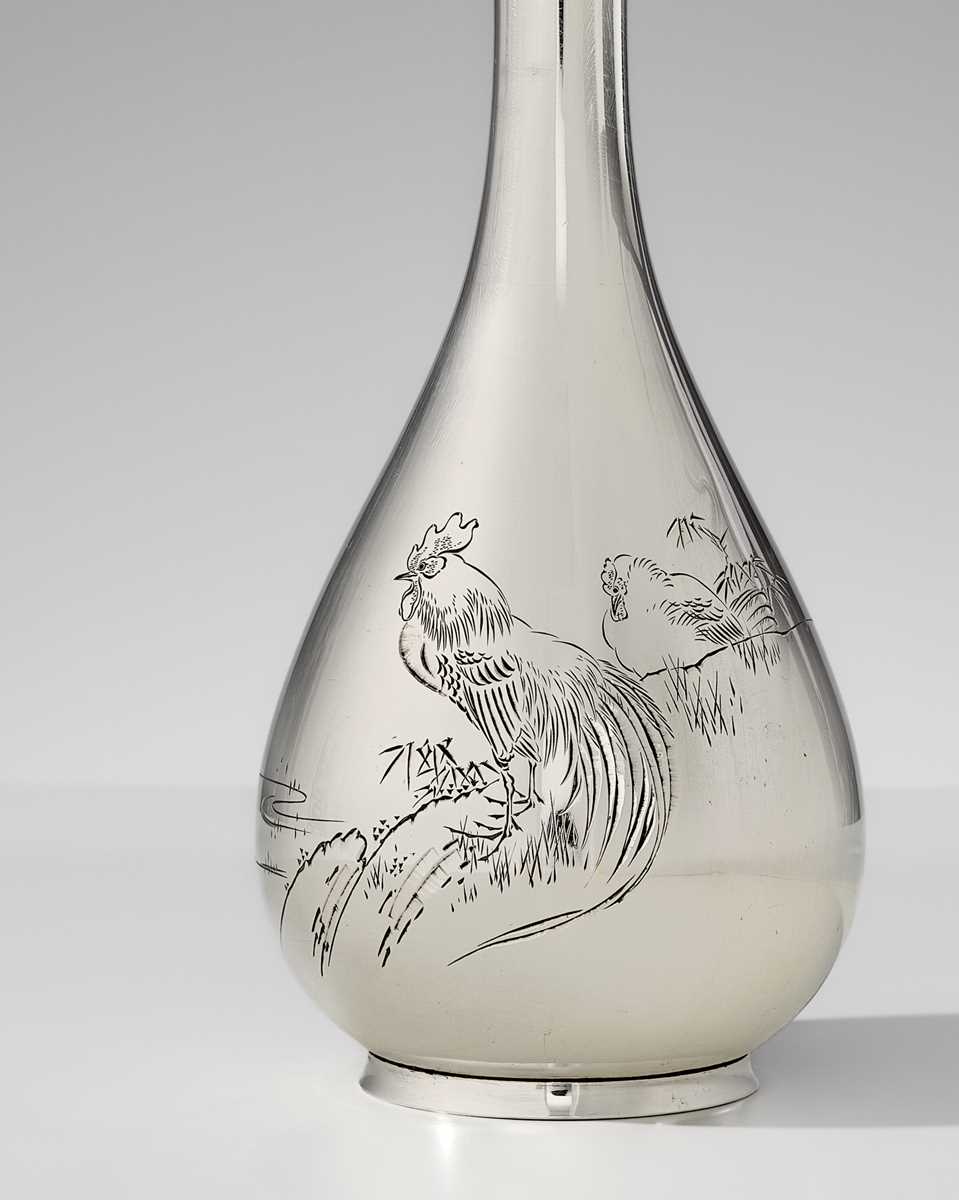 YOSHIMASA: A FINE SILVER ‘COCKEREL’ VASE