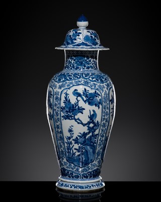 Lot 520 - A BLUE AND WHITE BALUSTER PORCELAIN VASE AND COVER, KANGXI PERIOD