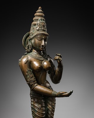 Lot 345 - A SUPERB BRONZE FIGURE OF THE GODDESS PARVATI, SOUTH INDIA, 19TH-FIRST HALF OF 20TH CENTURY